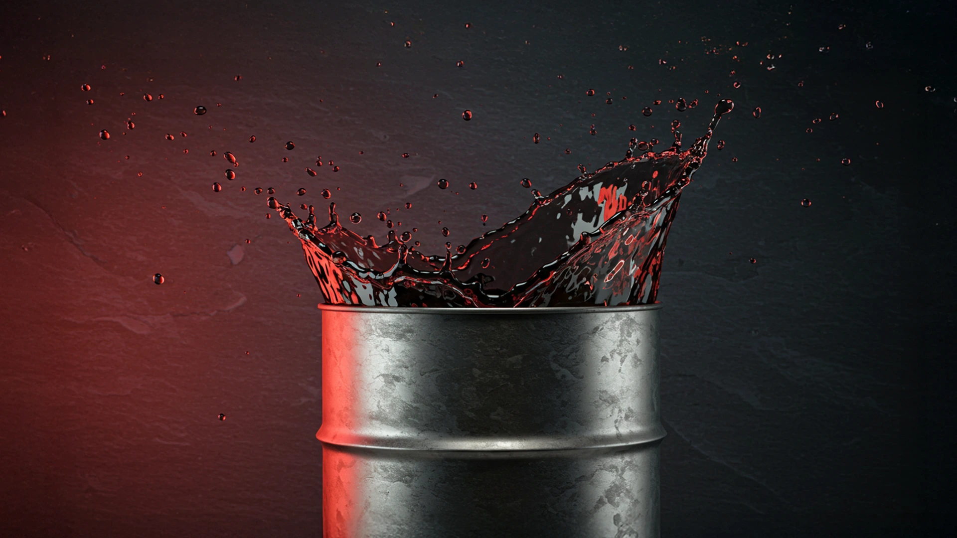 Uno spruzzo di petrolio greggio che esplode da una botte metallica su uno sfondo illuminato di rosso scuro, a simboleggiare la volatilità dei prezzi del petrolio e le tensioni geopolitiche.